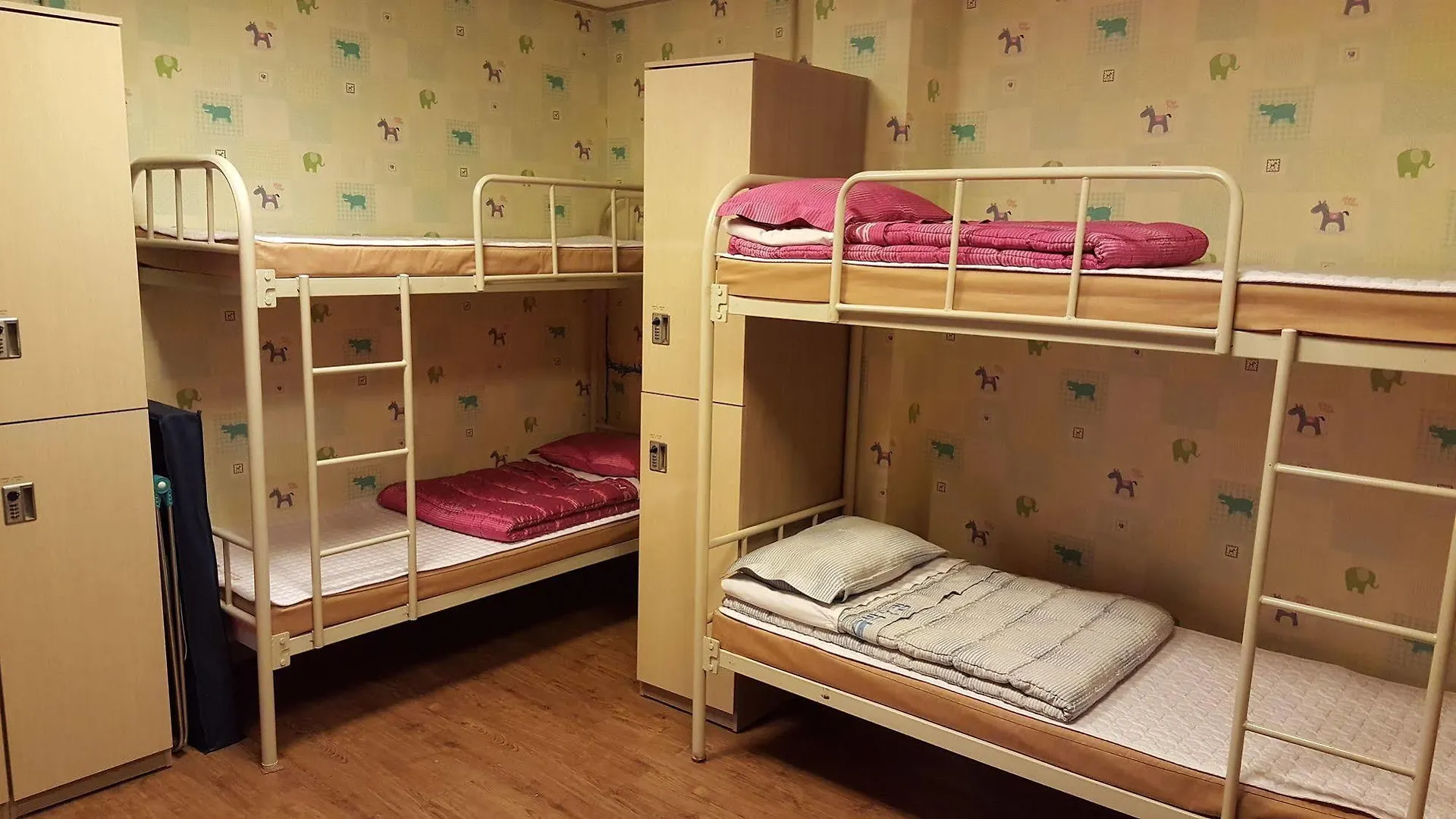 Busan Suk Bak Dot Com Guest House 2*,  South Korea